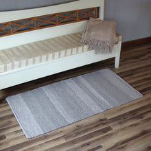 Ladda upp bild till gallerivisning, Vaip "Hottie"