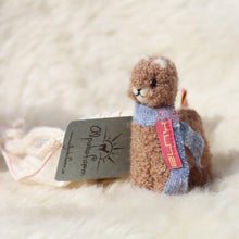 Ladda upp bild till gallerivisning, Alpakkafigurer gjorda av alpackaull