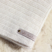 Ladda upp bild till gallerivisning, En lång halsduk