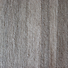 Ladda upp bild till gallerivisning, Vaip "Hottie"