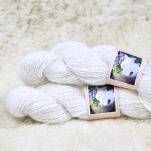 Ladda upp bild till gallerivisning, Gårdsgarn av angora och fårull