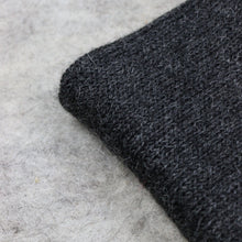 Ladda upp bild till gallerivisning, En lång halsduk