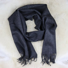 Ladda upp bild till gallerivisning, Ühevärviline beebialpaka villane sall
