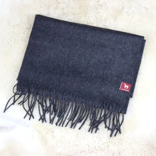 Ladda upp bild till gallerivisning, Ühevärviline beebialpaka villane sall
