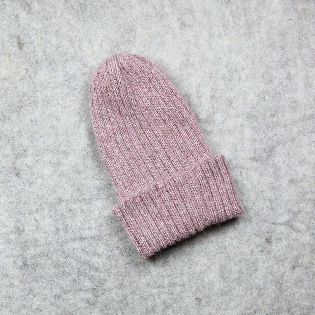 Ribbstickad hatt