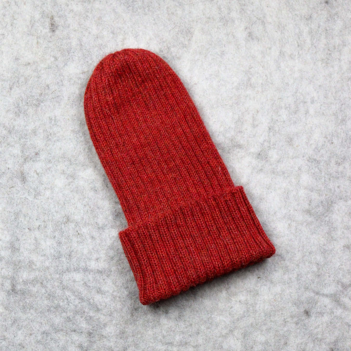 Ribbstickad hatt