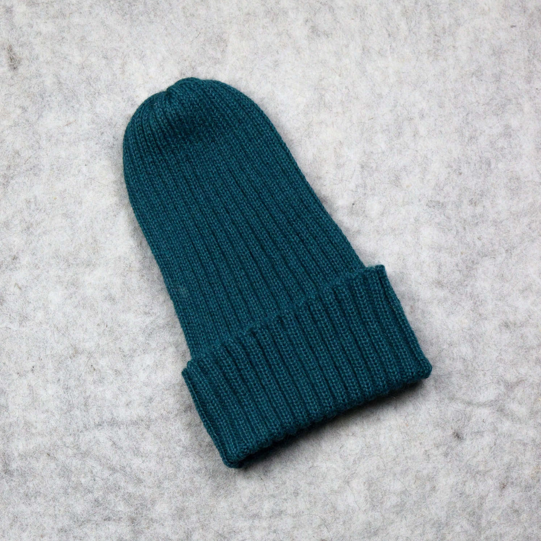 Ribbstickad hatt