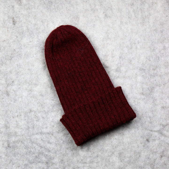 Ribbstickad hatt