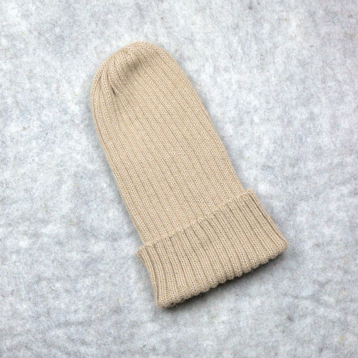 Ribbstickad hatt
