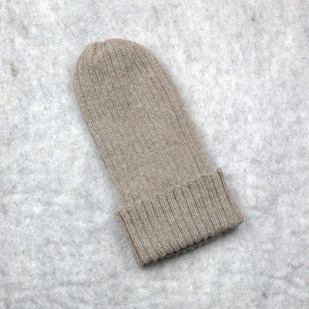 Ribbstickad hatt