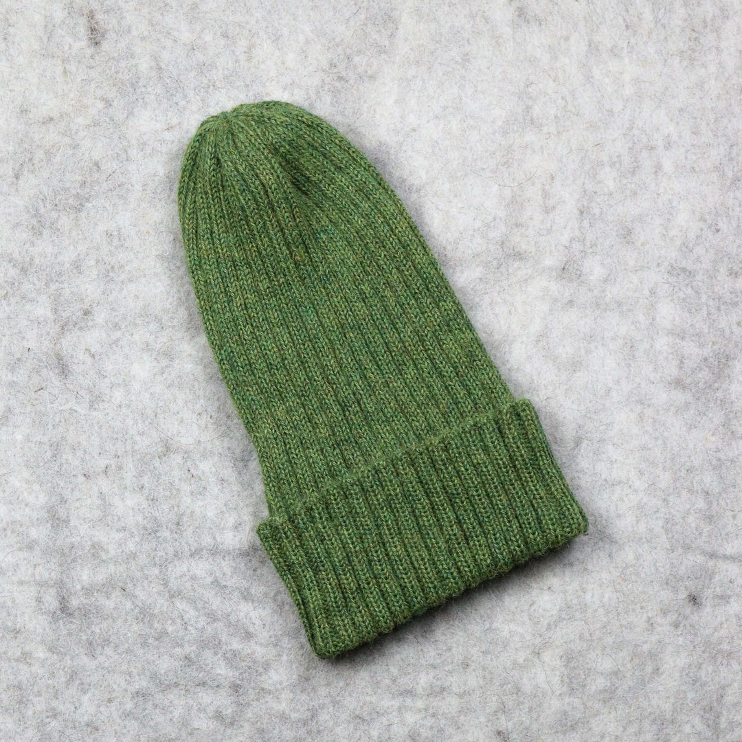 Ribbstickad hatt