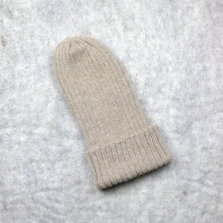 Ribbstickad hatt