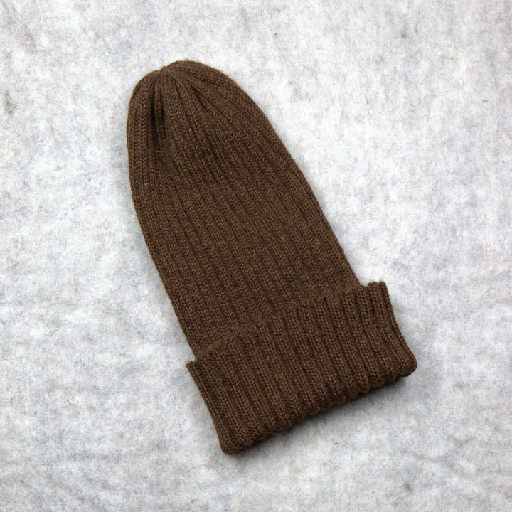 Ribbstickad hatt