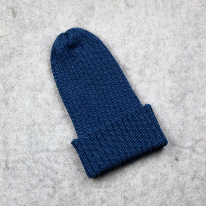 Ribbstickad hatt