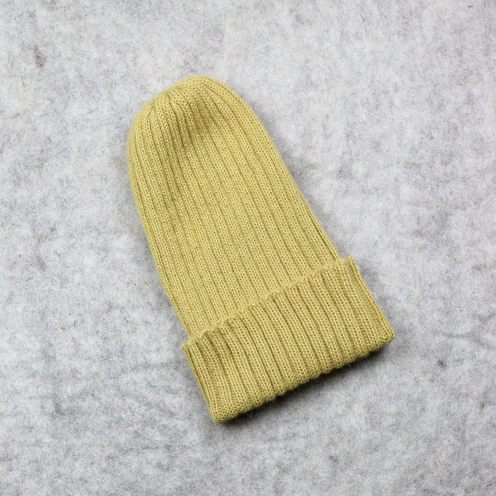 Ribbstickad hatt