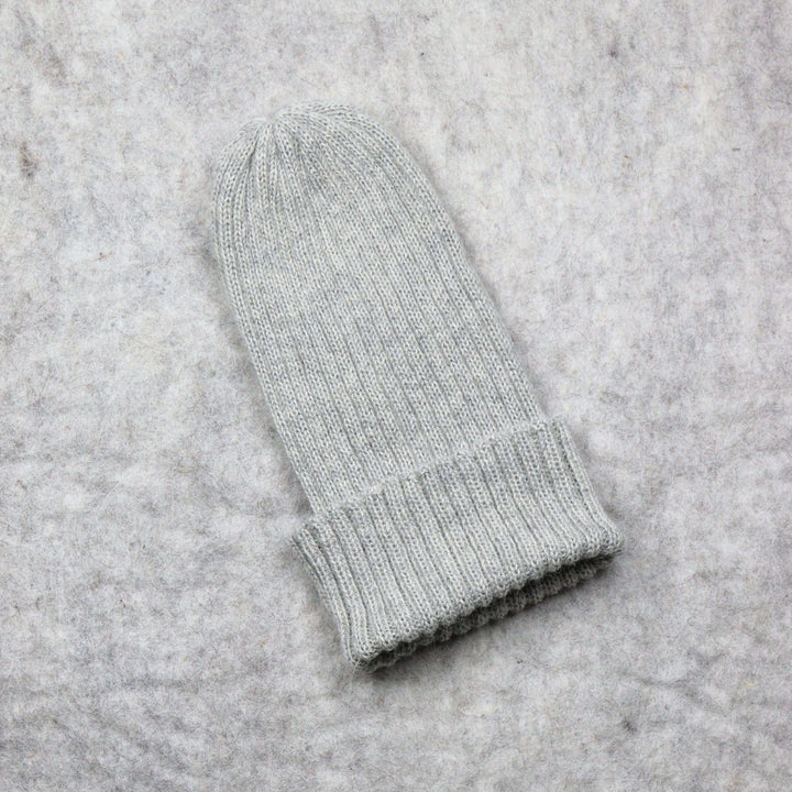 Ribbstickad hatt