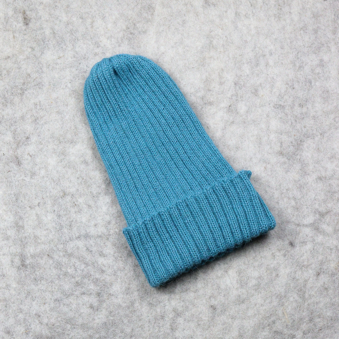 Ribbstickad hatt