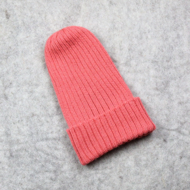 Ribbstickad hatt