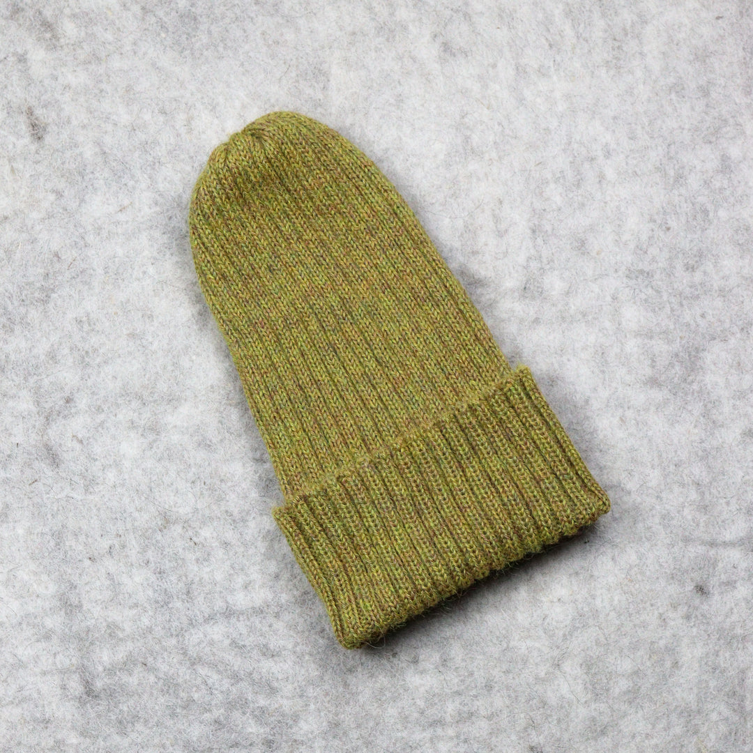 Ribbstickad hatt