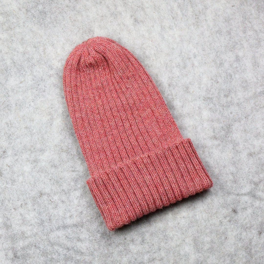 Ribbstickad hatt