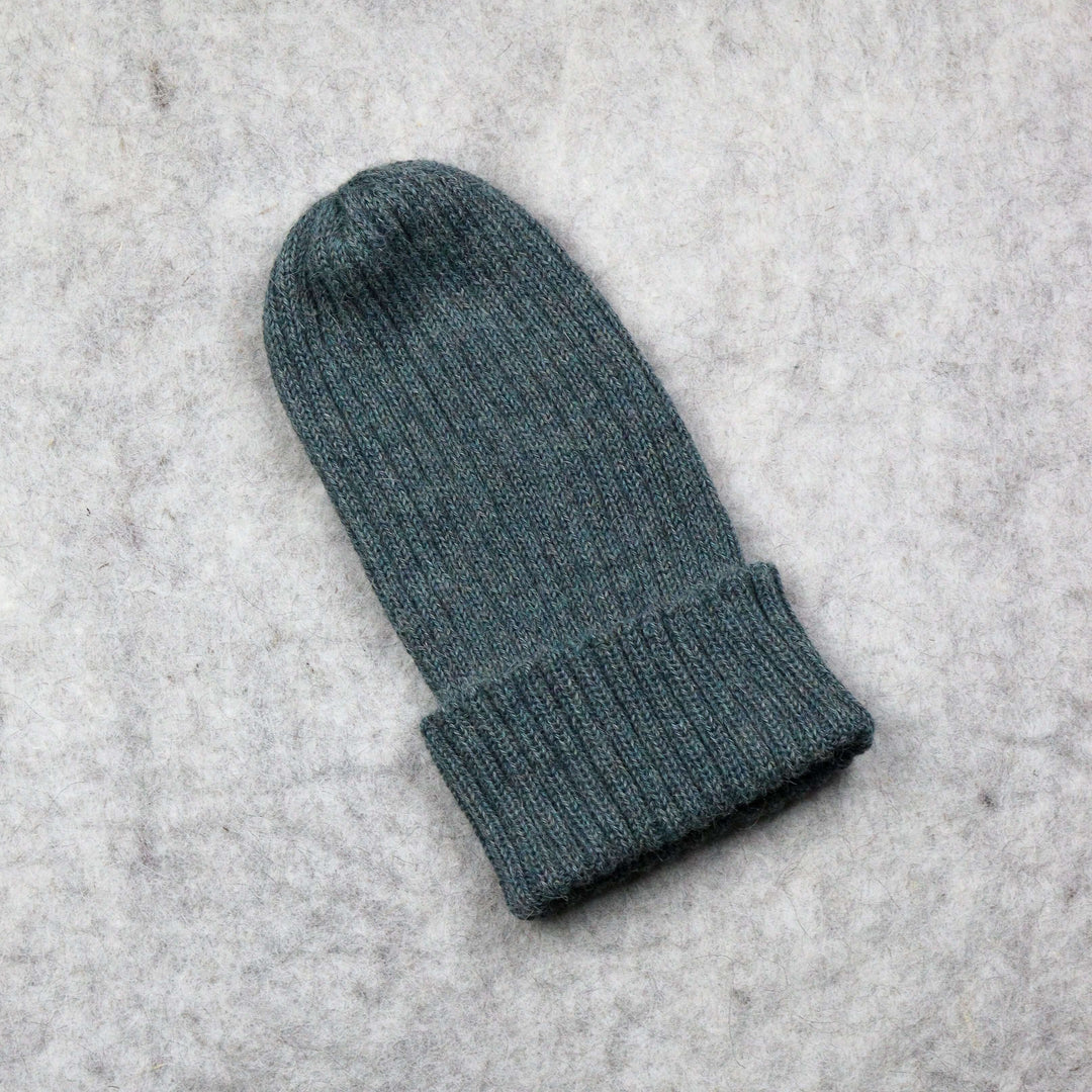 Ribbstickad hatt