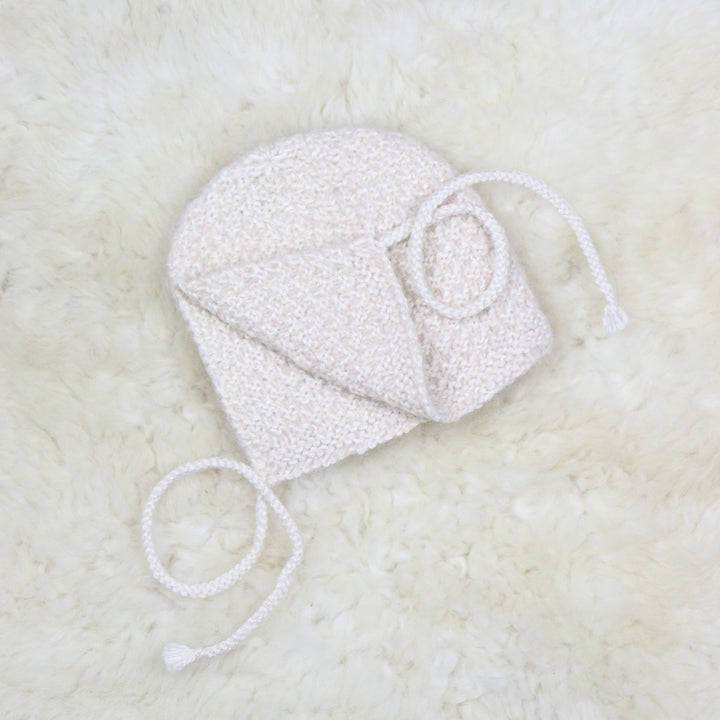 NY! Familjens dotters stickade babymössa