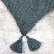 Ladda upp bild till gallerivisning, Två i ett: ponchoscarf
